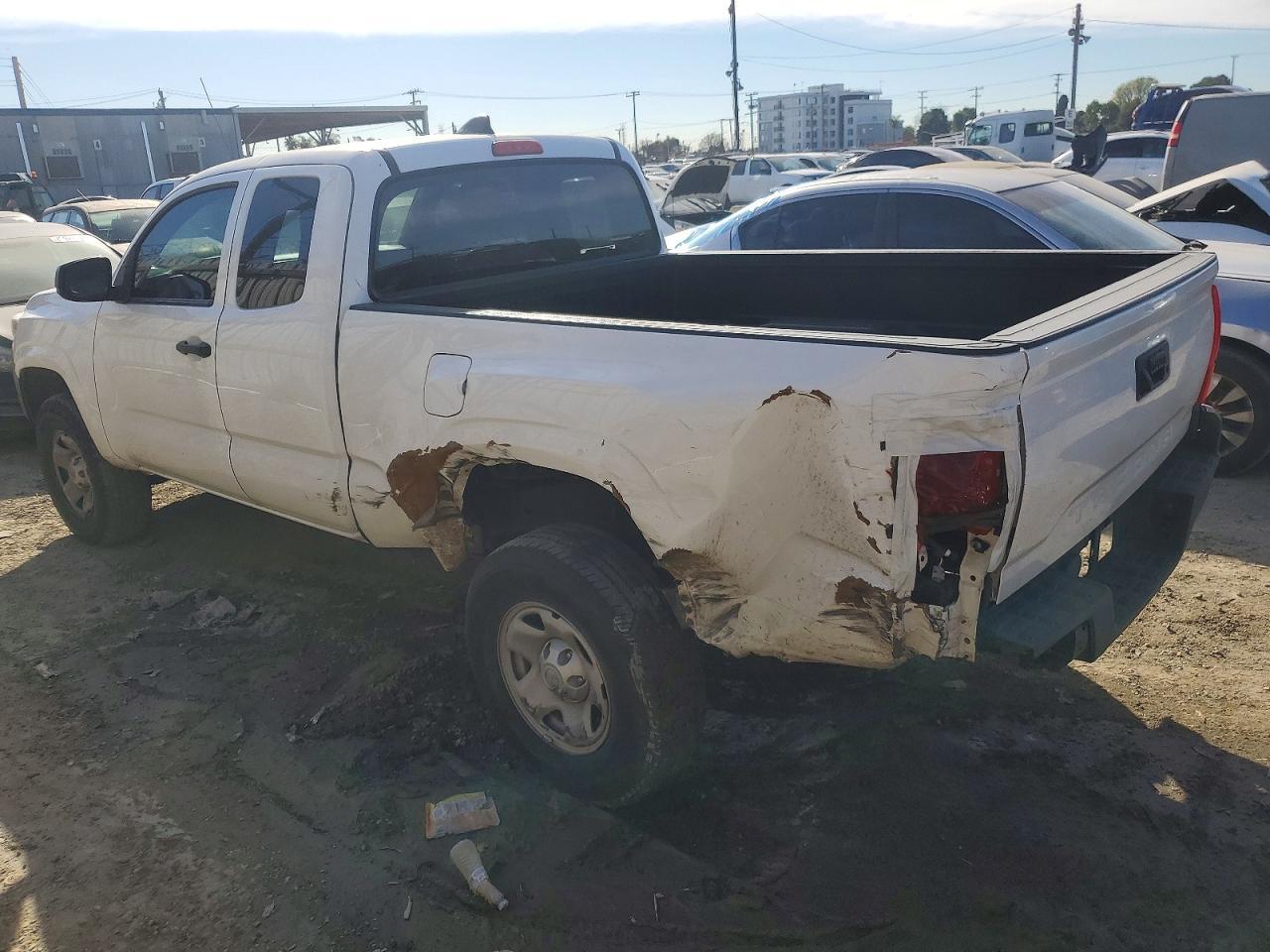 2020 Toyota Tacoma Sr - Фото 2