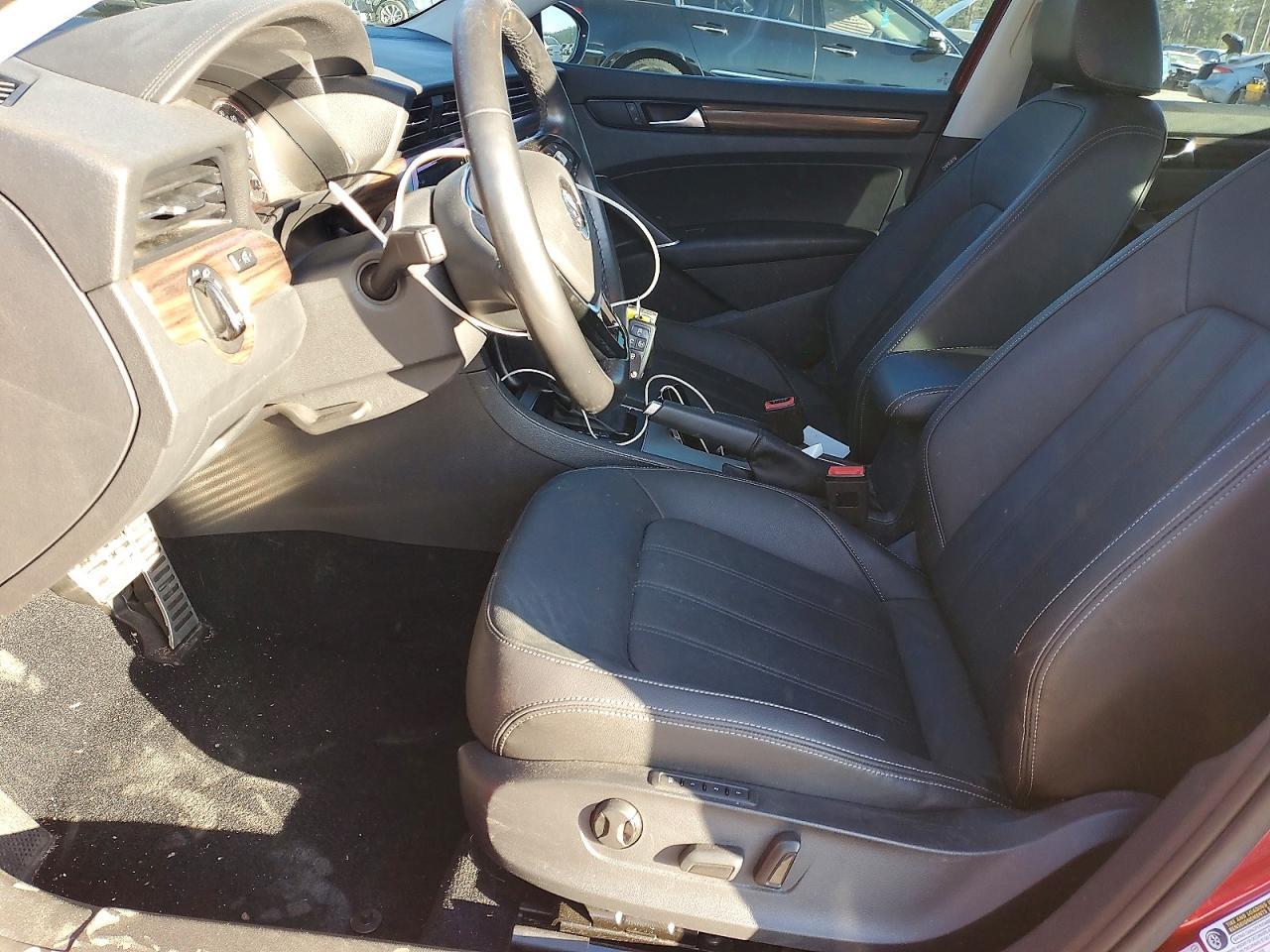 2020 Volkswagen Passat - Image 7