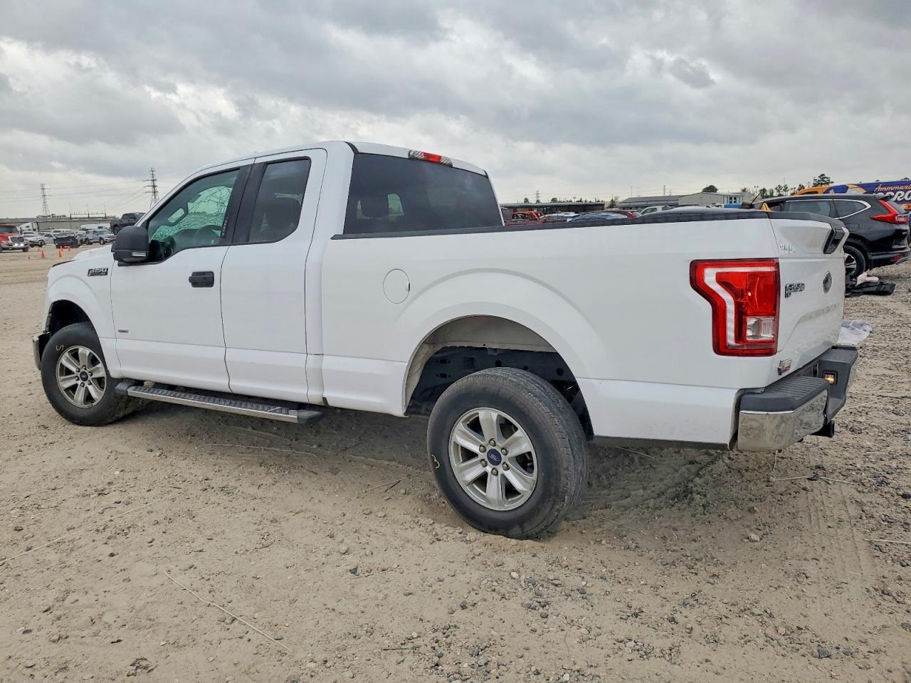 2015 Ford F150 Super Cab - Фото 2