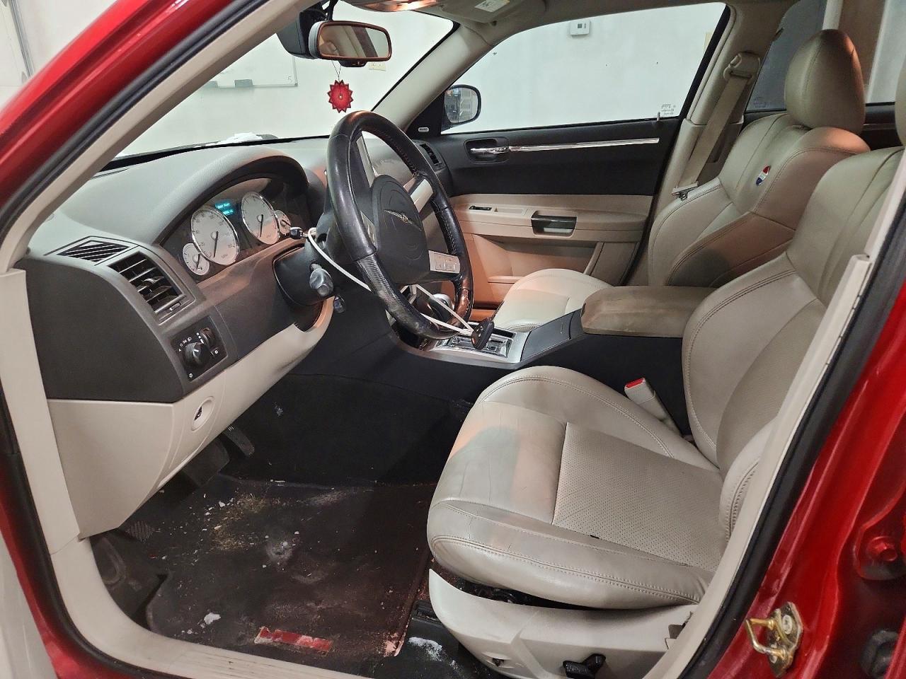 2006 Chrysler 300C - Image 7