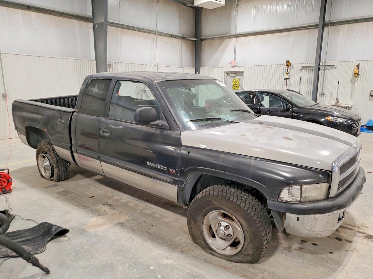 2001 Dodge Ram 1500 - Image 4