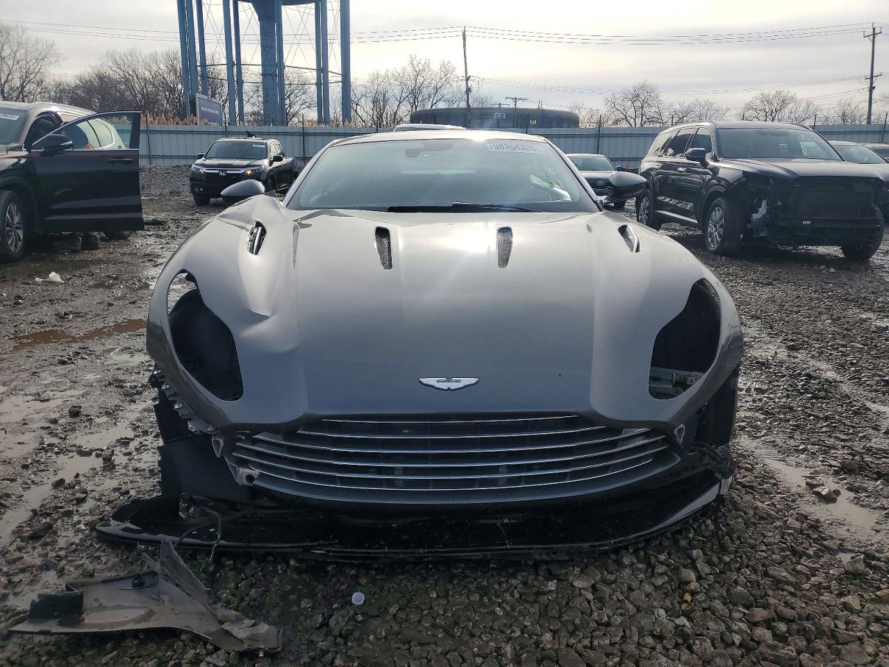 2017 Aston Martin Db11 - Фото 5