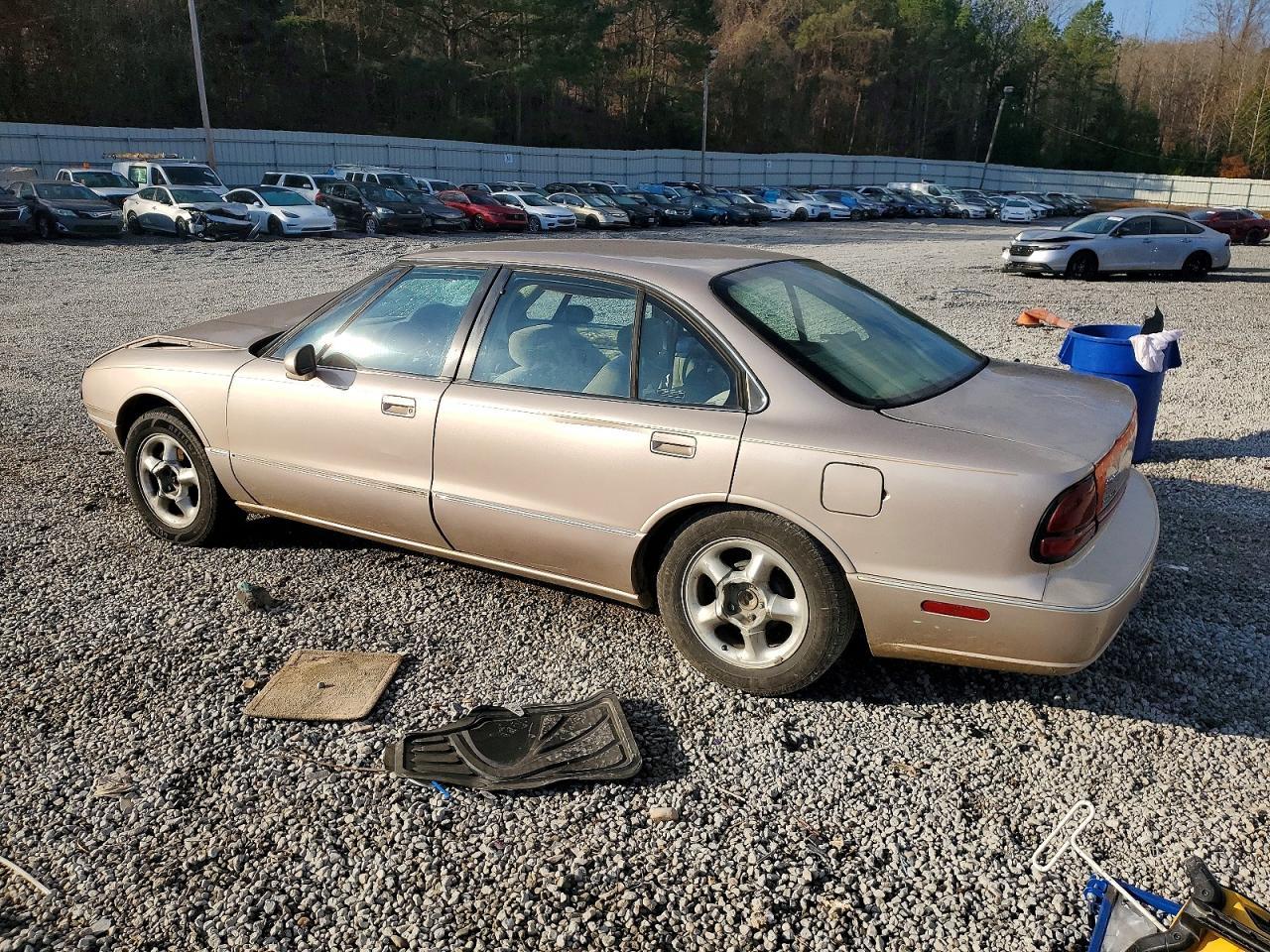 1999 Oldsmobile 88 Base - Фото 2
