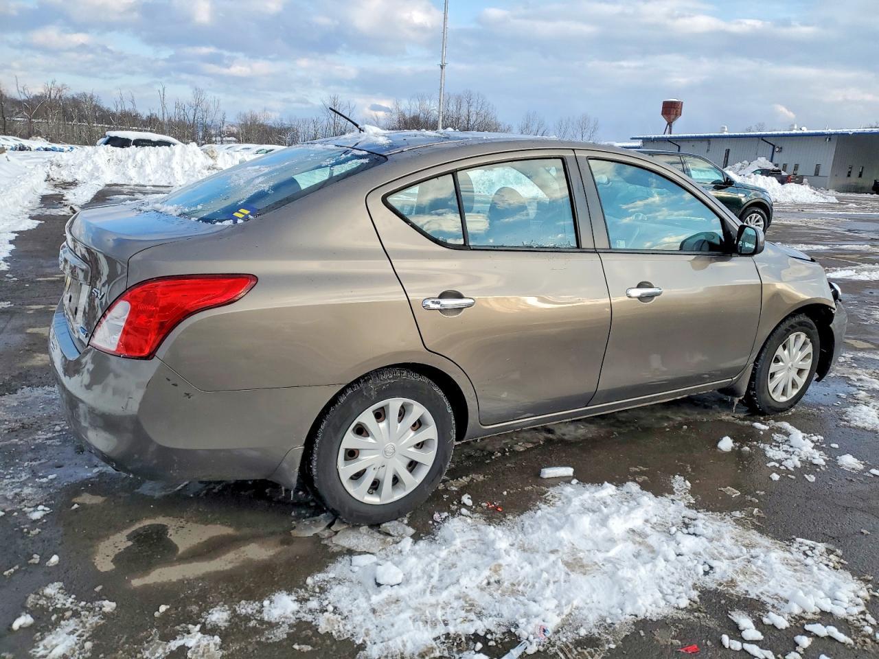 2012 Nissan Versa S - Image 3