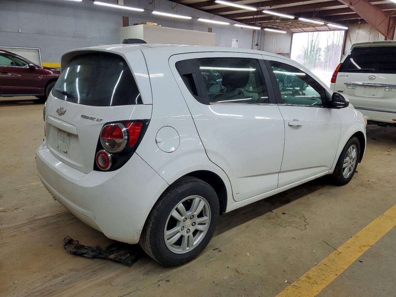 2016 Chevrolet Sonic Lt - Фото 3