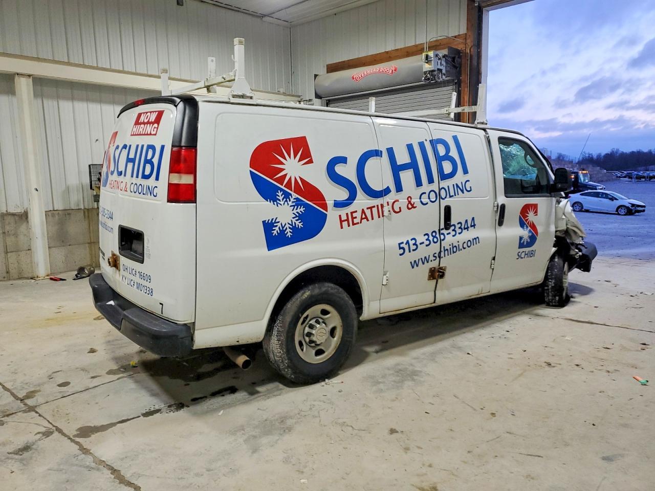 2014 Chevrolet Express G3500 Utility / Service Van - Фото 3