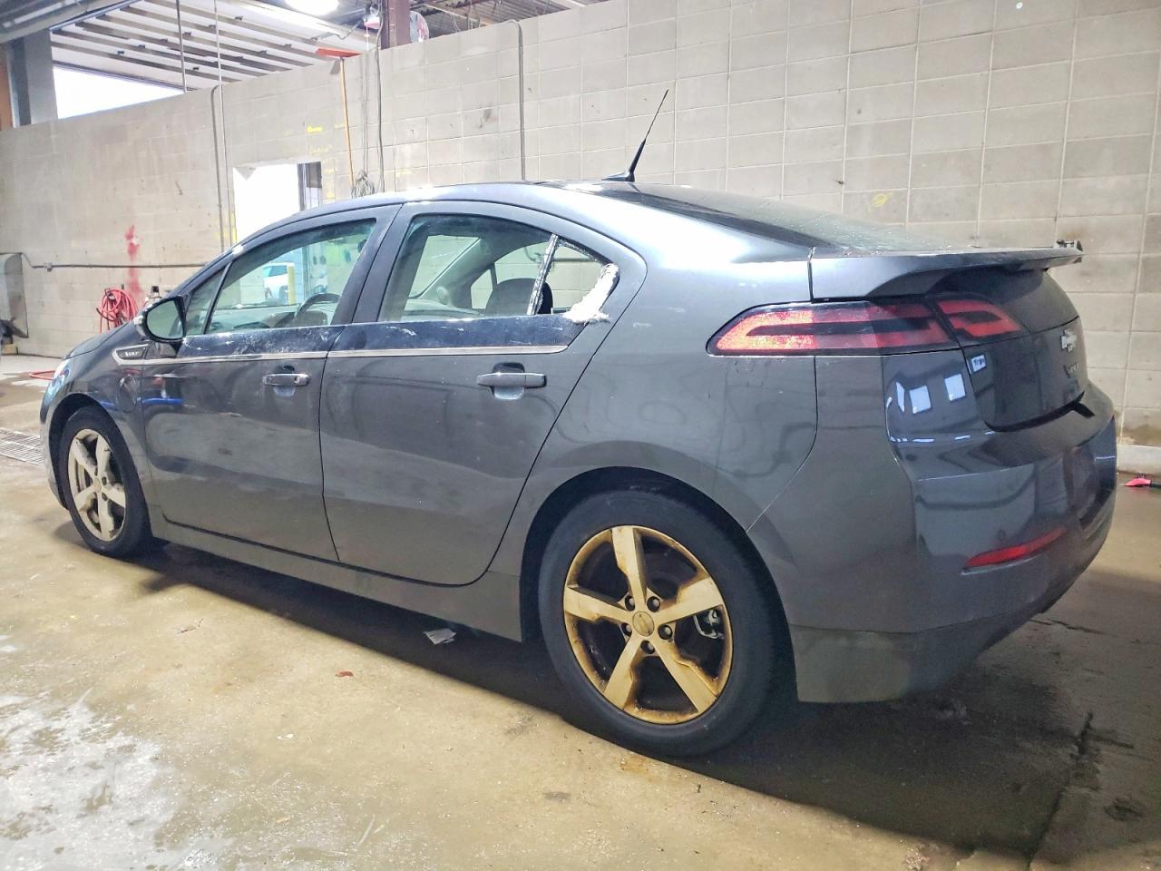 2011 Chev Volt - Image 2