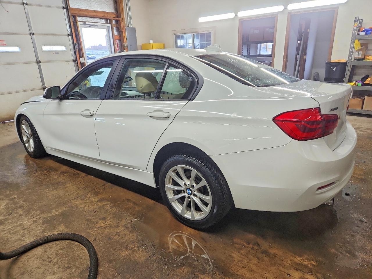 2018 BMW 320 Xi - Фото 2