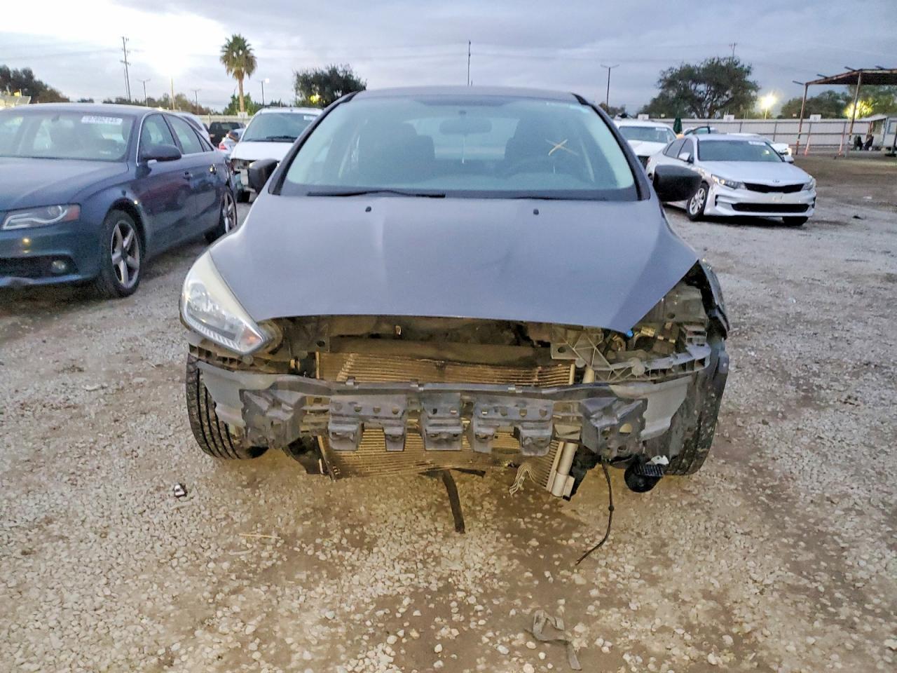 2016 Ford Focus S - Фото 5