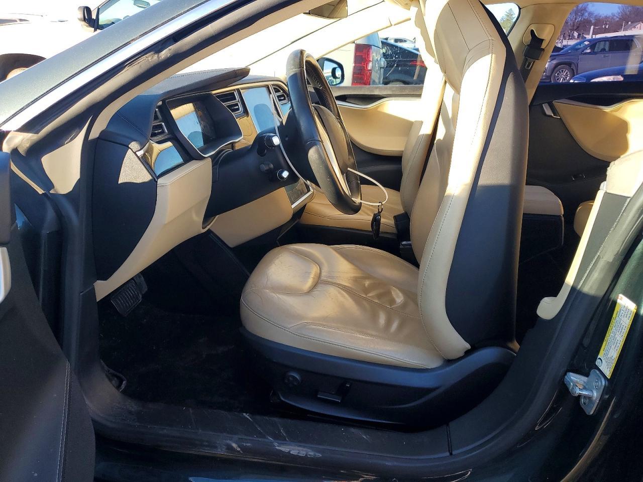 2014 Tesla Model S - Image 7