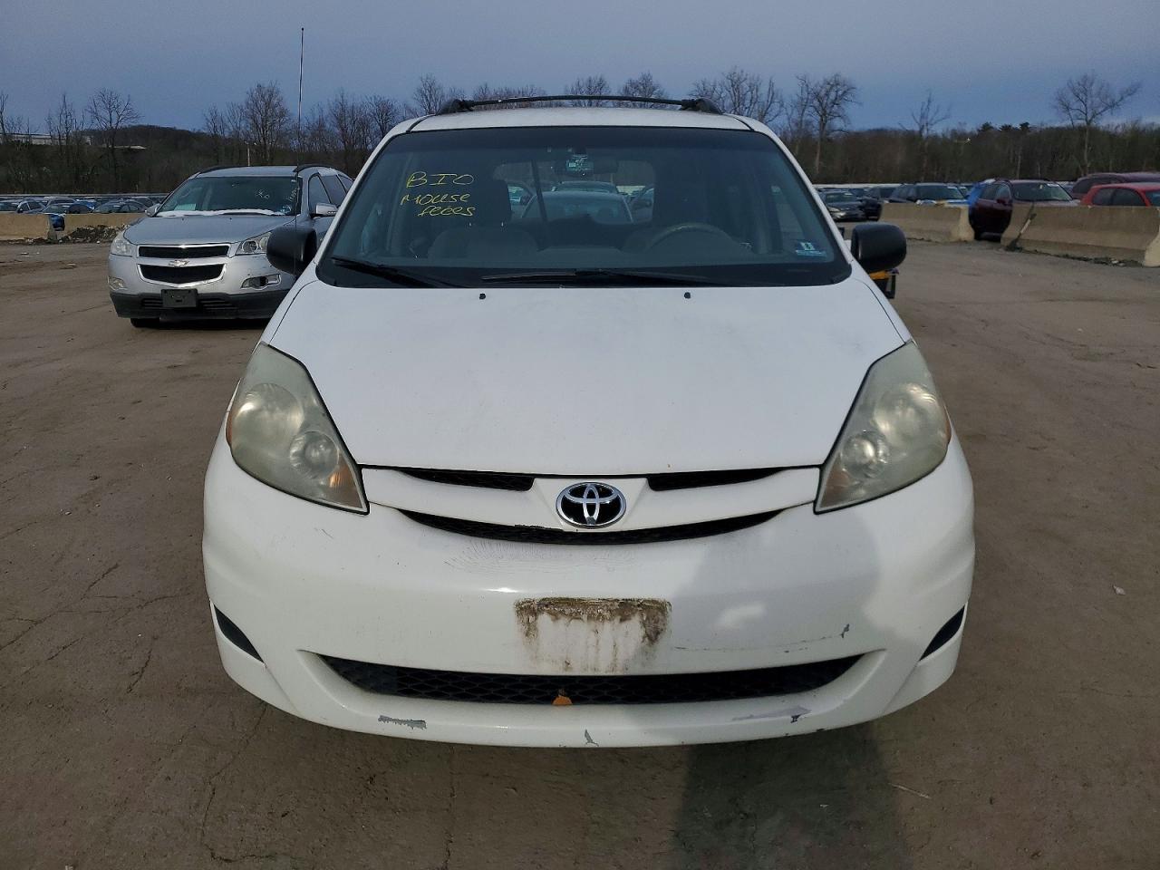 2007 Toyota Sienna Ce 7-Passenger - Image 5