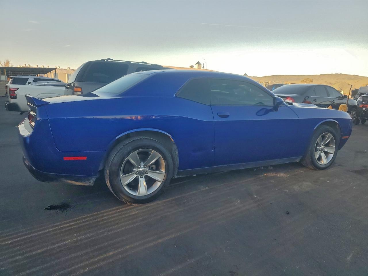 2021 Dodge Challenger Sxt - Фото 3