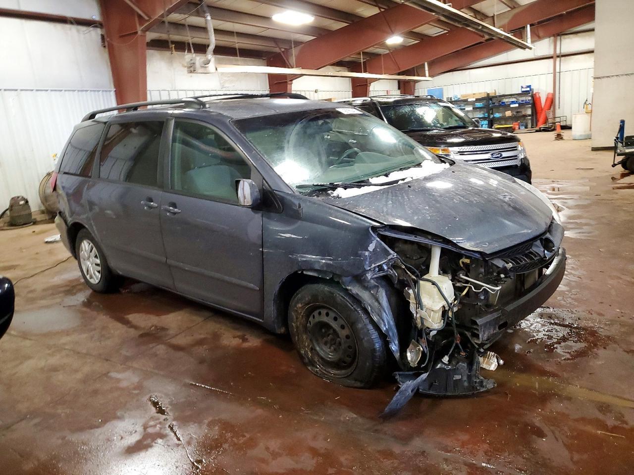 2009 Toyota Sienna Le 8-Passenger - Image 4