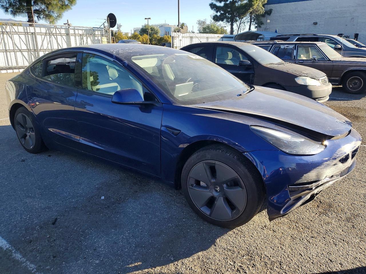 2022 Tesla Model 3 - Фото 4