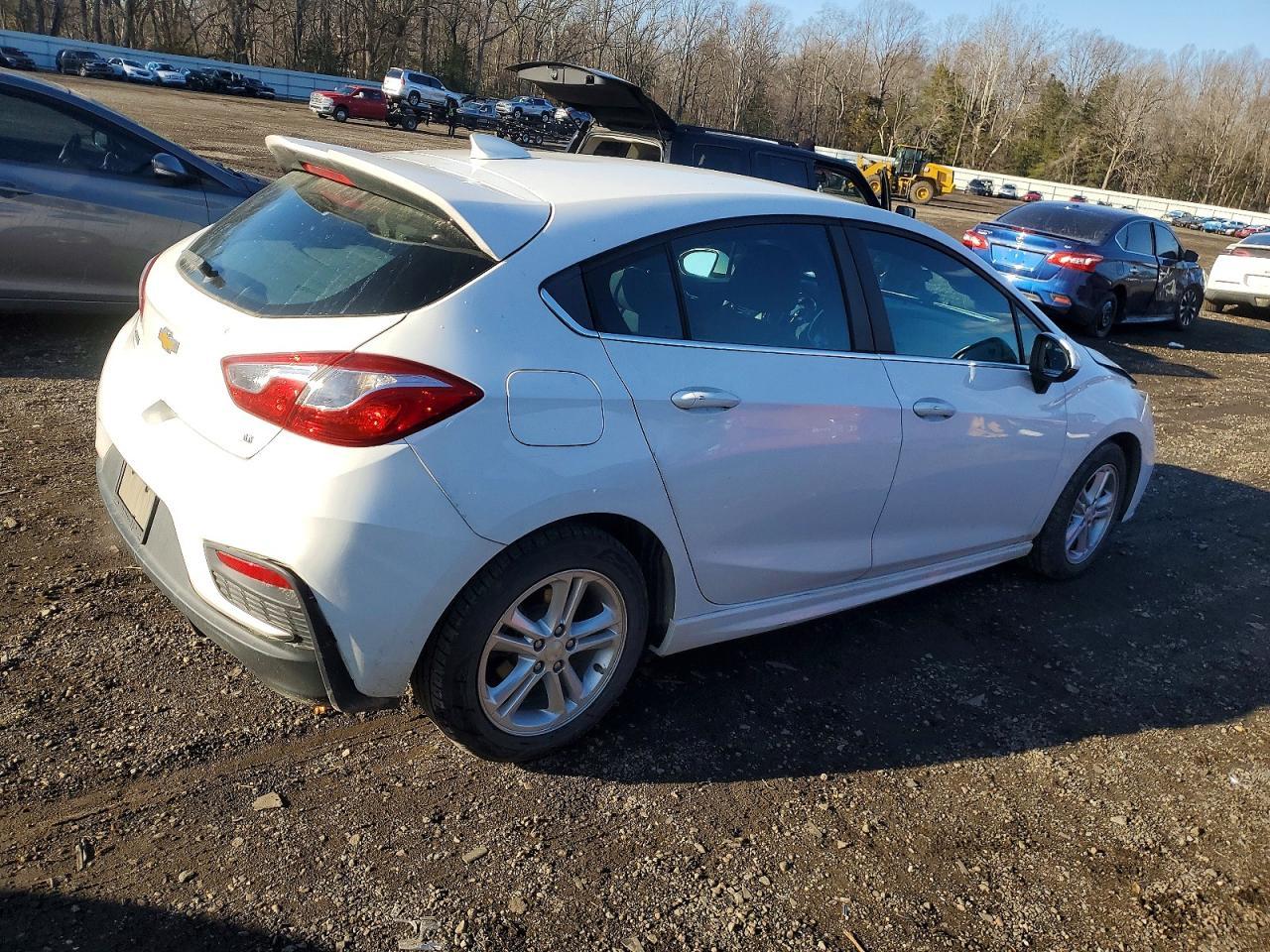 2017 Chevrolet Cruze Lt - Фото 3