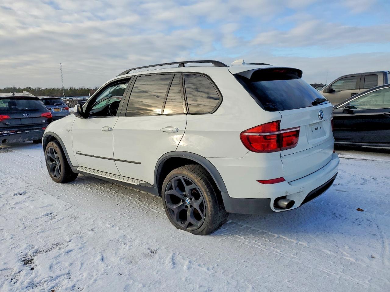 2012 BMW X5 xDrive35I - Фото 2