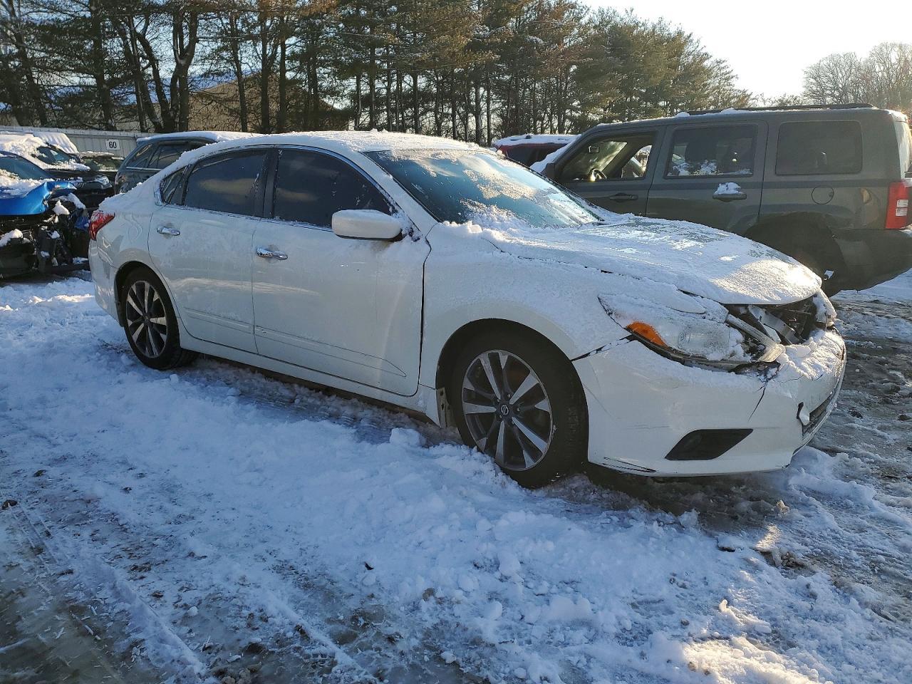 2016 Nissan Altima 2.5 - Image 4