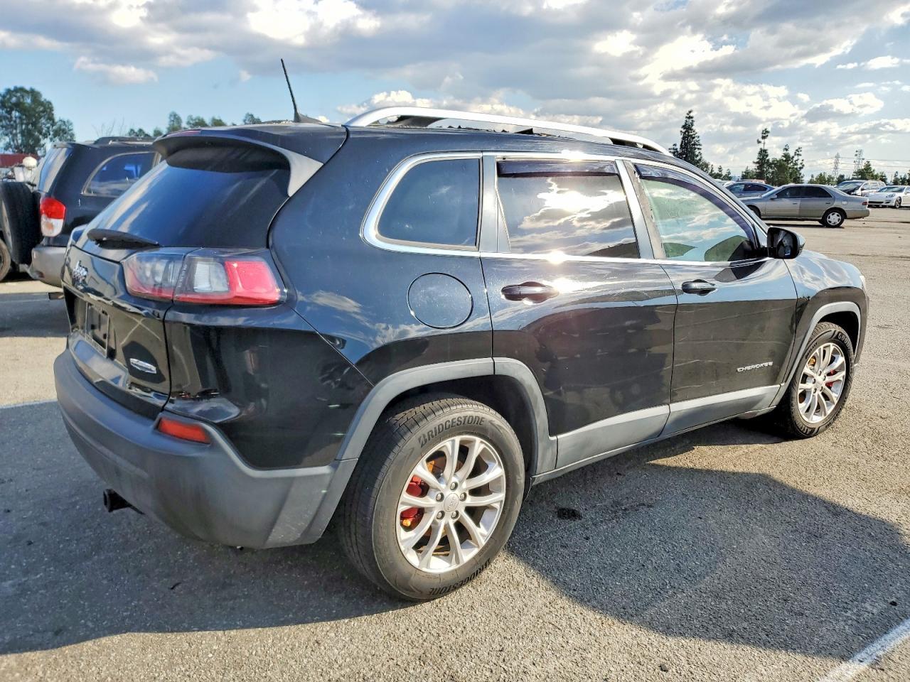 2019 Jeep Cherokee Latitude - Фото 3