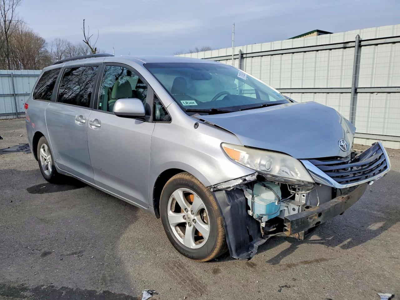 2012 Toyota Sienna Le - Фото 4