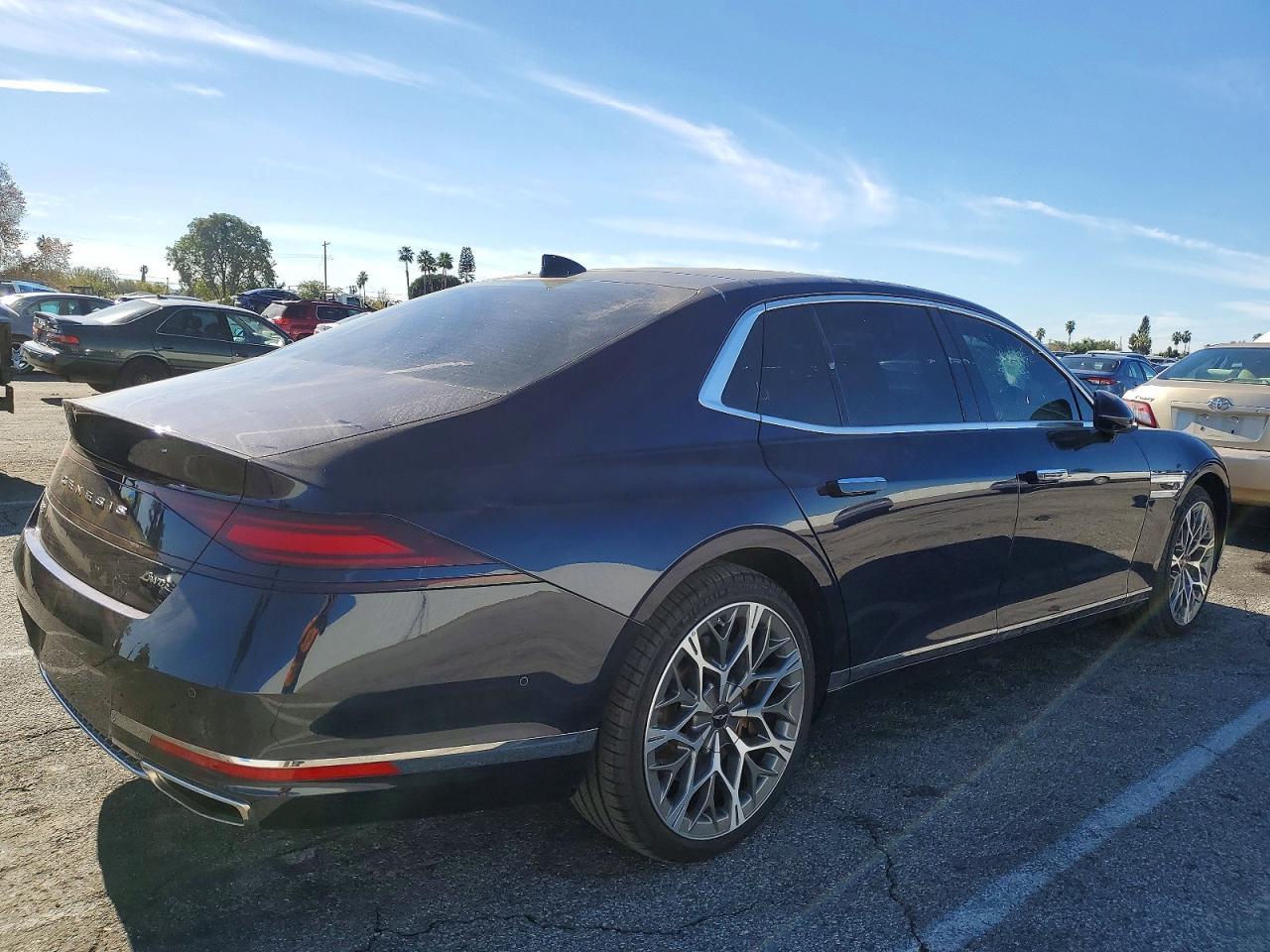 2025 Genesis G90 - Фото 3