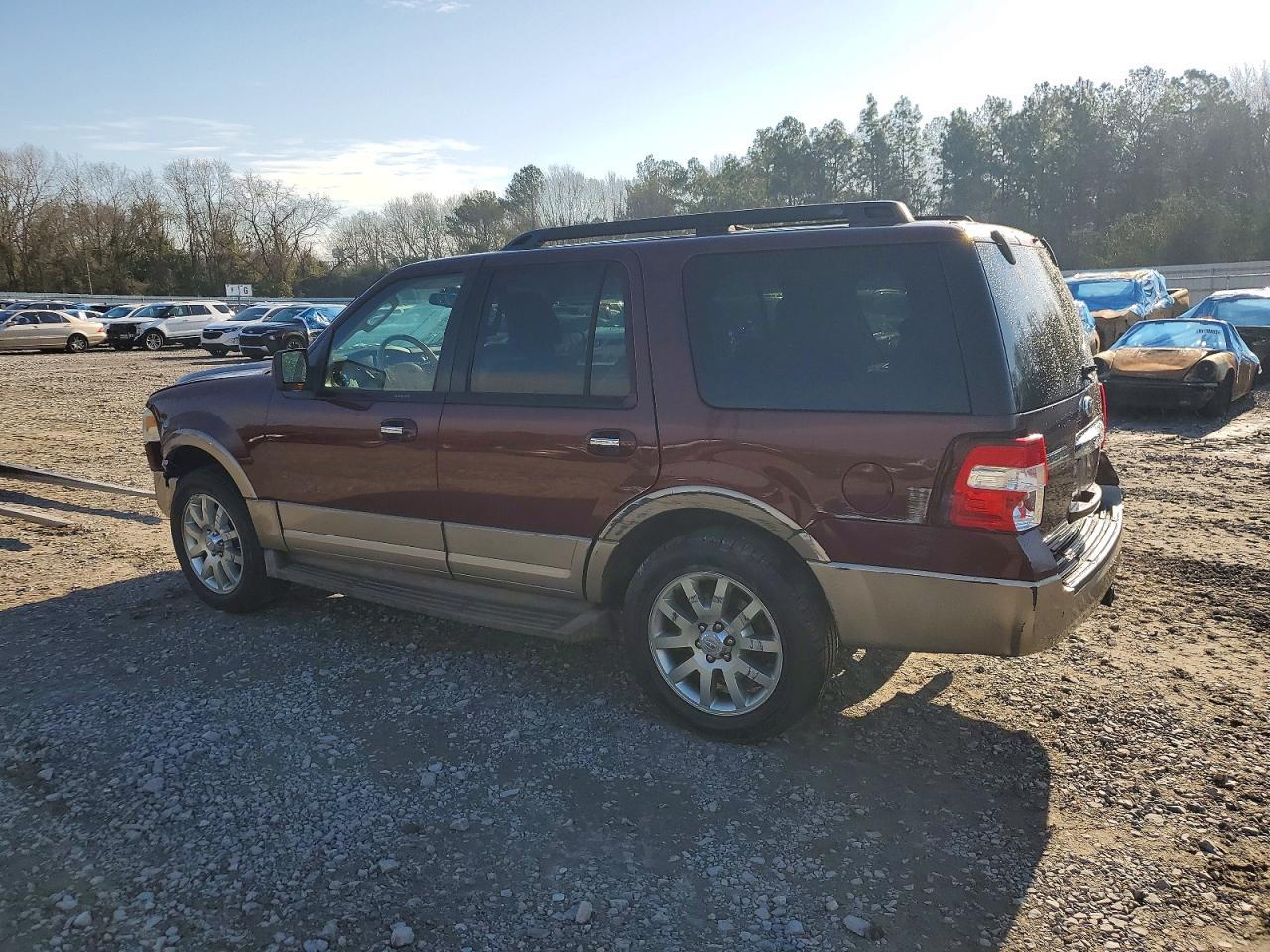 2011 Ford Expedition Xlt - Фото 2