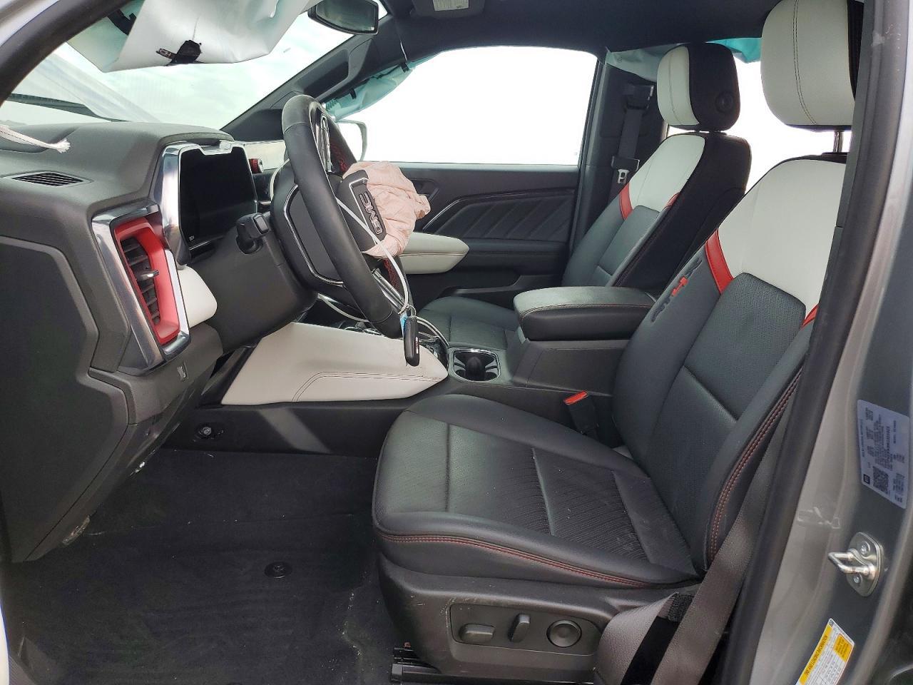 2024 GMC Canyon At4X - Фото 7