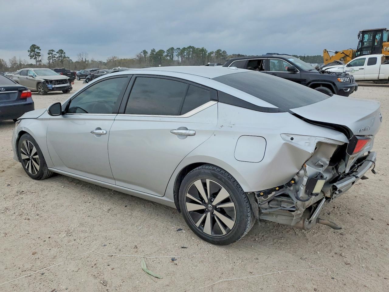 2022 Nissan Altima Sv - Image 2