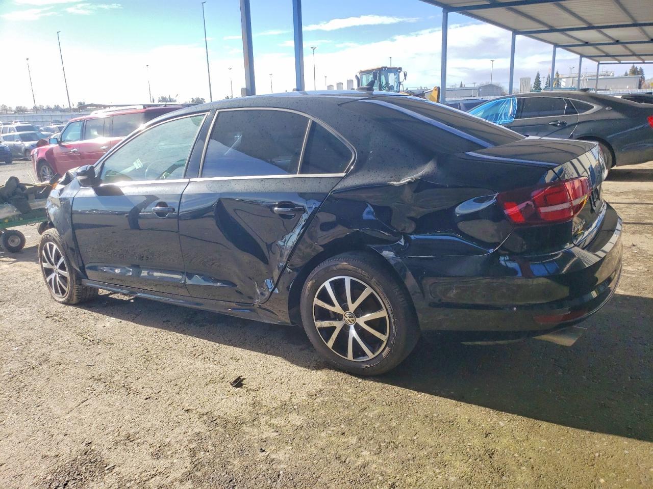 2017 Volkswagen Jetta Se - Image 2