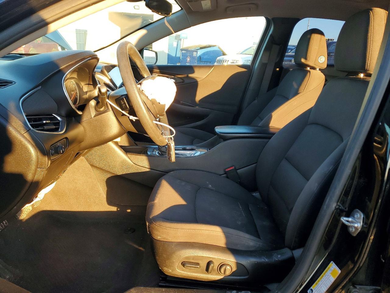 2020 Chev Malibu - Фото 7
