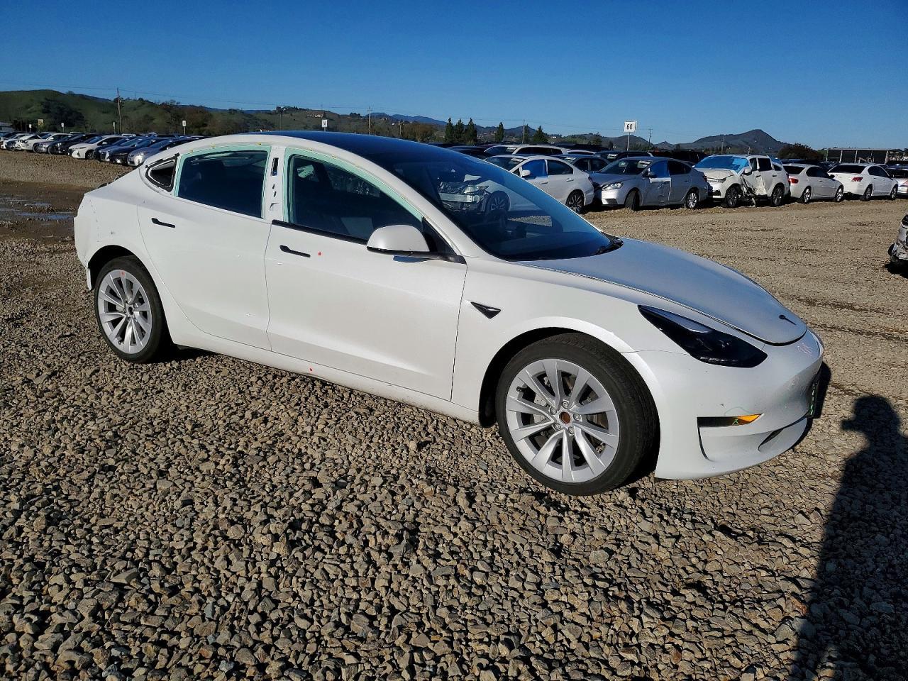 2023 Tesla Model 3 - Фото 4