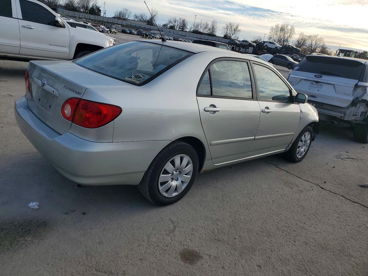 2004 Toyota Corolla Ce - Image 3