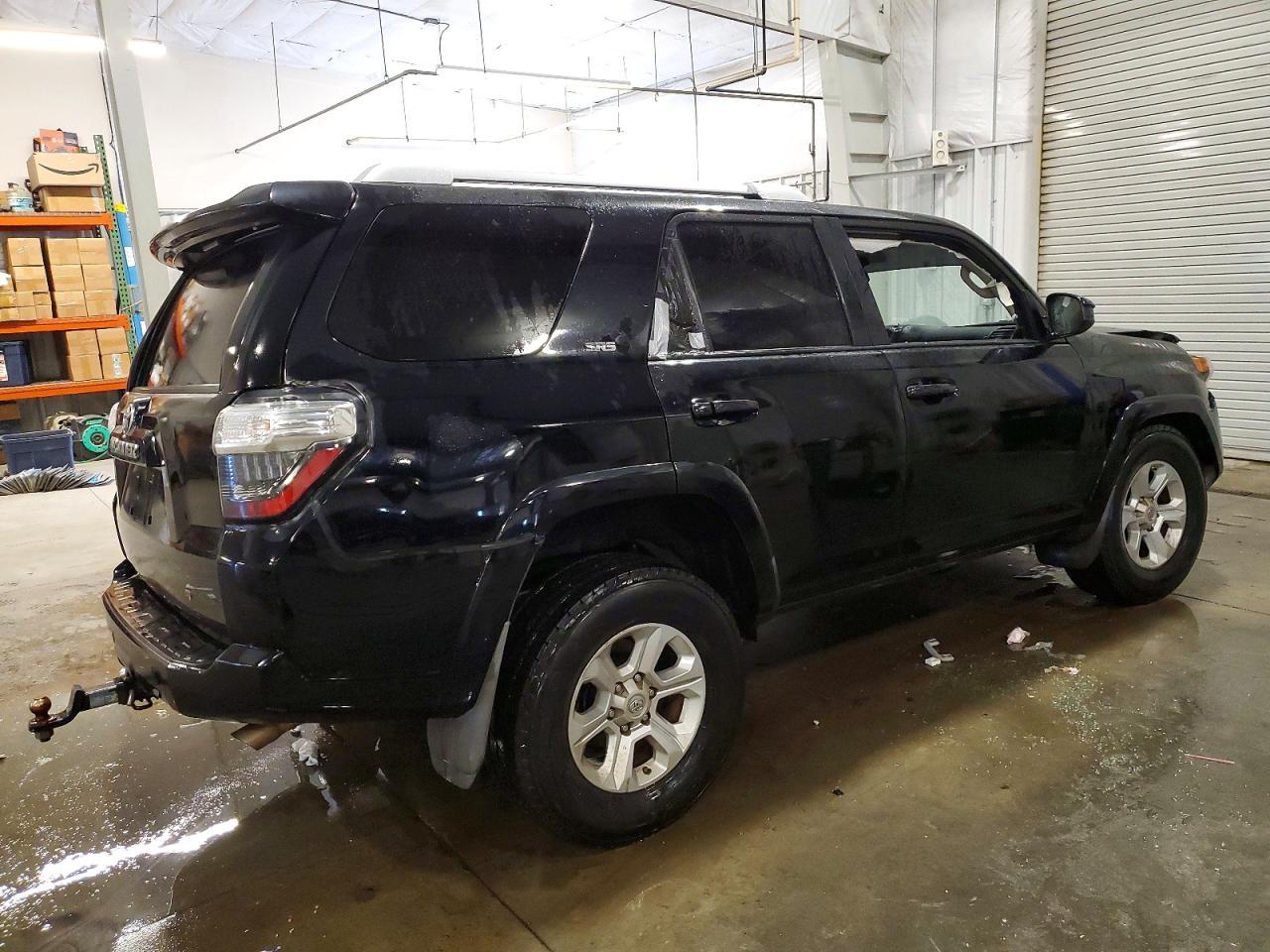 2017 Toyota 4Runner Sr5 - Фото 3