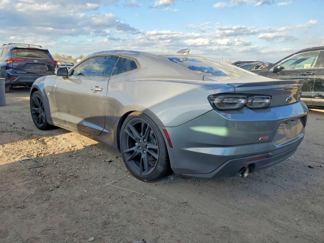 2019 Chevrolet Camaro Lt - Фото 2