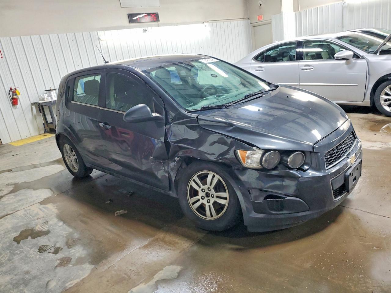 2014 Chevrolet Sonic Lt - Image 4