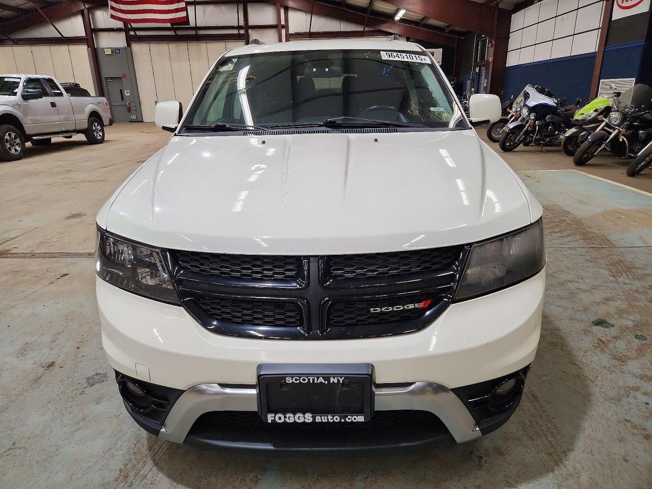2018 Dodge Journey Crossroad - Image 5