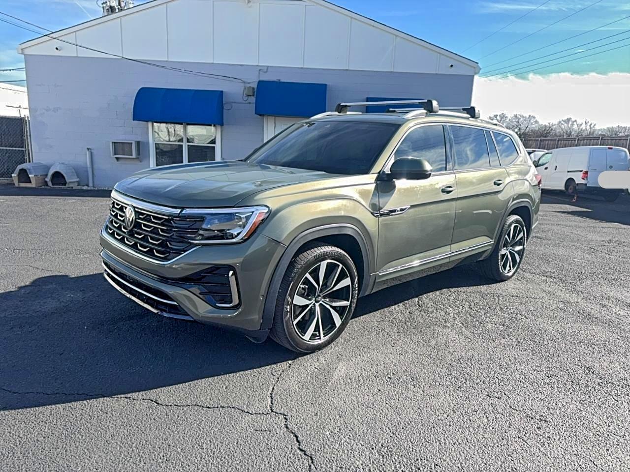 2025 Volkswagen Atlas Sel Premium R-Line - Image 2