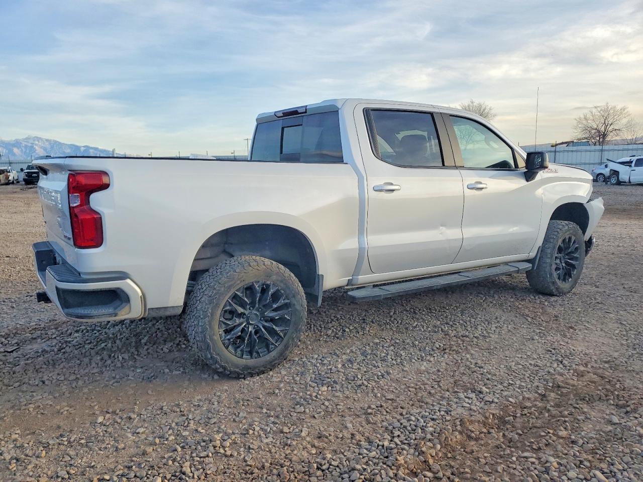 2021 Chevrolet Silverado K1500 Rst - Фото 3