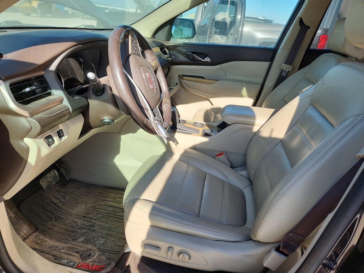 2018 GMC Acadia Denali - Image 7