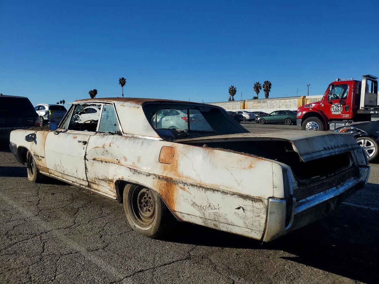 1964 Pontiac Grand Prix - Фото 2