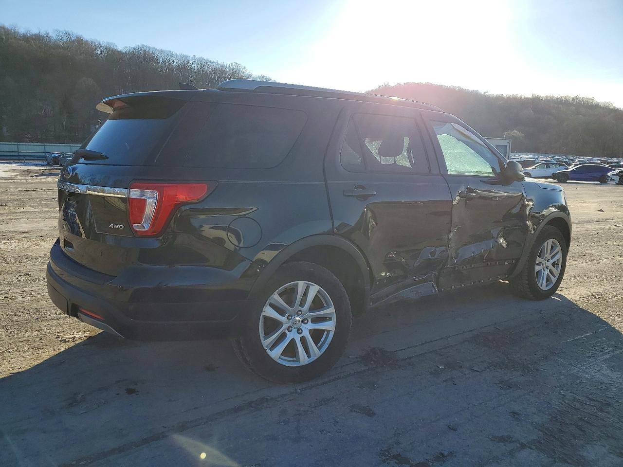 2019 Ford Explorer Xlt - Фото 3