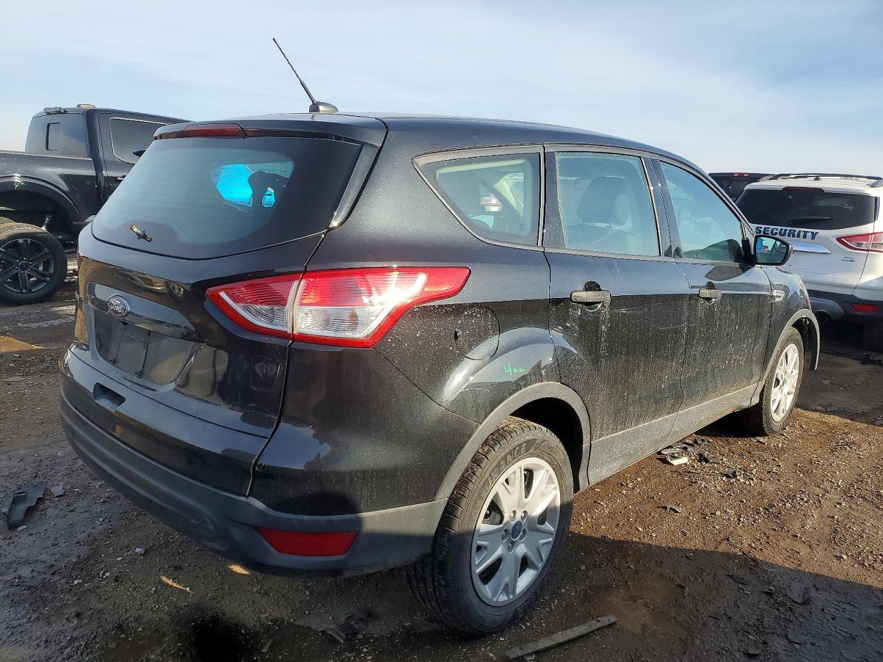 2015 Ford Escape S - Фото 3