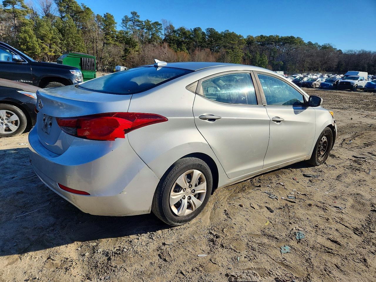 2016 Hyundai Elantra Se - Фото 3