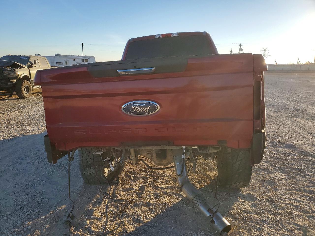 2017 Ford F350 - Фото 6