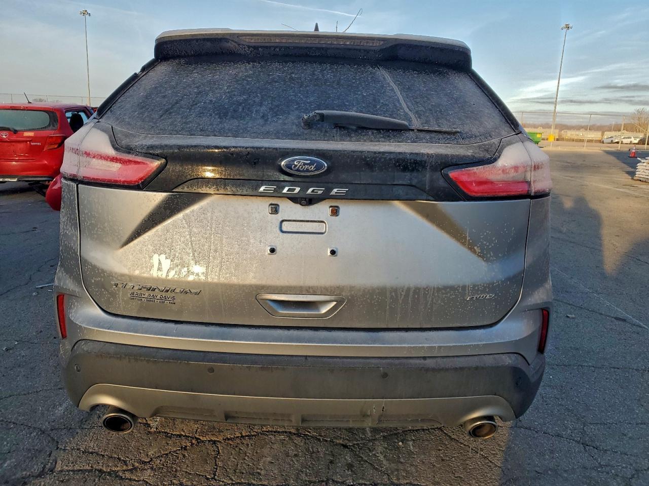 2022 Ford Edge Titanium - Image 6