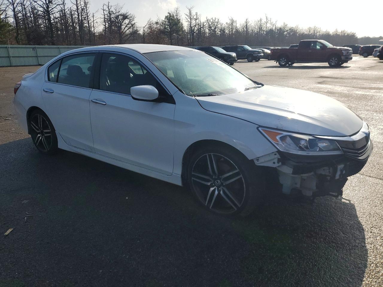 2017 Honda Accord Sport - Image 4