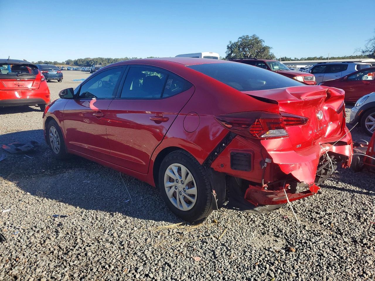 2020 Hyundai Elantra Se - Image 2
