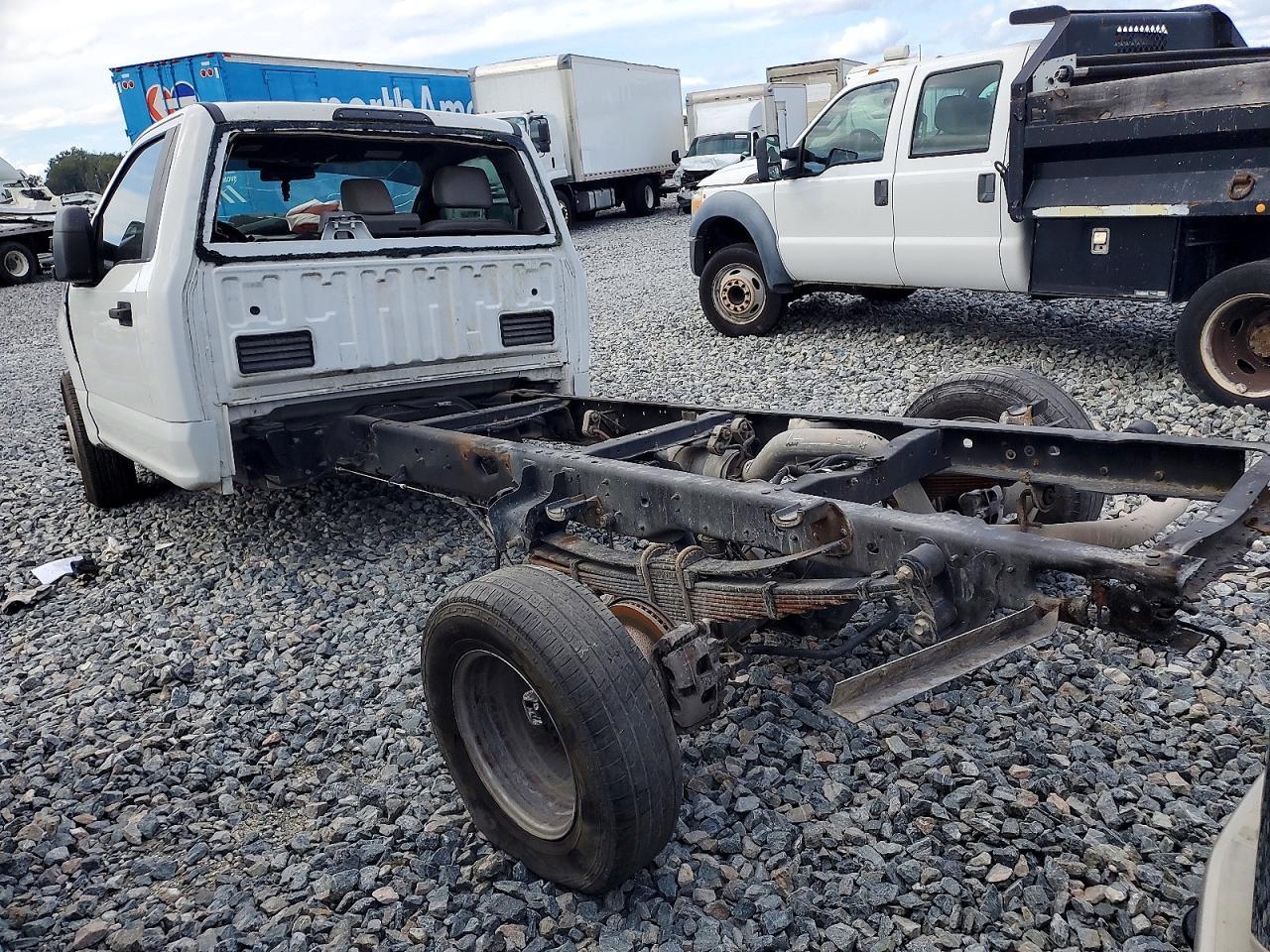 2019 Ford F350 Super Duty Truck Cab And Chassis - Image 2