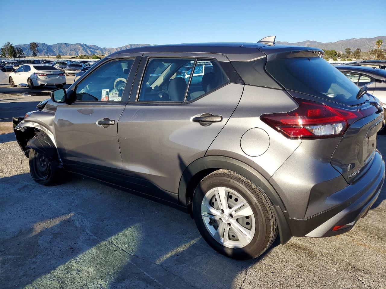 2025 Nissan Kicks Play S - Фото 2