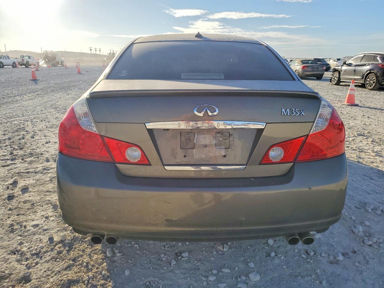 2006 Infiniti M35 Base - Image 6