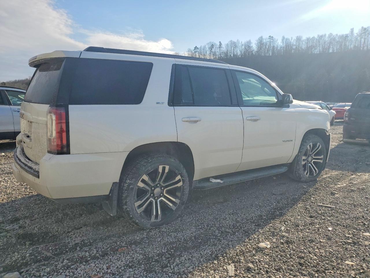 2019 GMC Yukon Slt - Фото 3